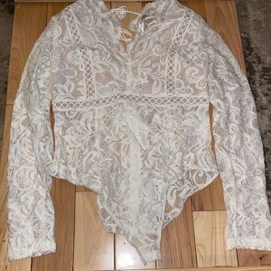Beautiful lace bodysuit 🤍